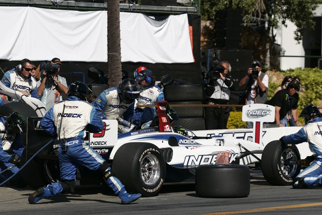 Paul Tracy tijdens zijn pitstop in de laatste ronde