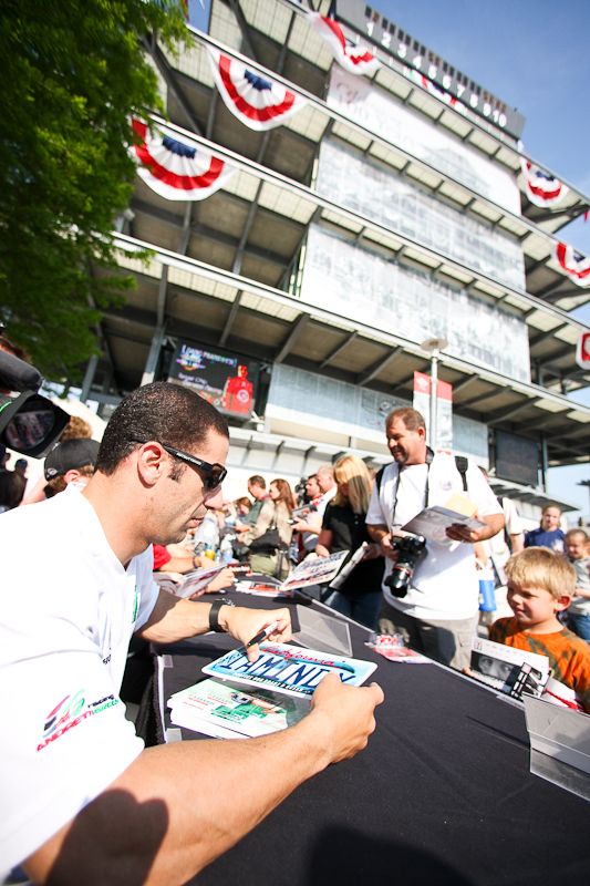 Tony Kanaan, Saturday Autograph session Indianapolis Speedway