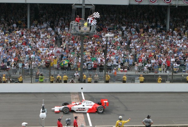 Helio Castroneves wint de 2009 Indianapolis 500