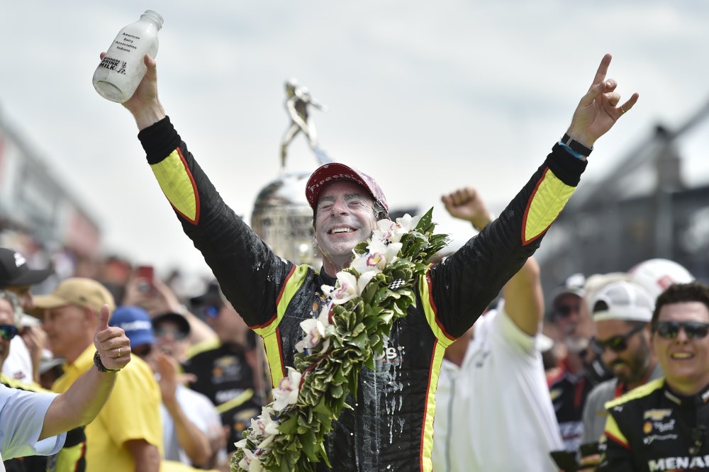 Simon Pagenaud viert deze zege op Indianapolis