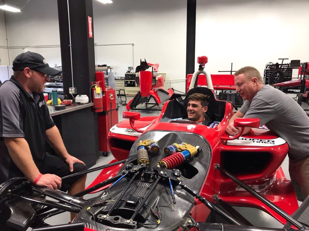 Rinus VeeKay past stoeltje voor test Indy Lights bij Berlardi Racing
