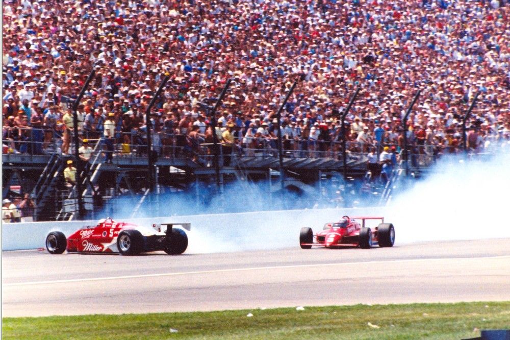 De legendarische Spin and Win van Danny Sullivan in de Indy 500 van 1985