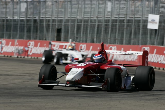 Raphael Matos voor Franck Perera in Edmonton