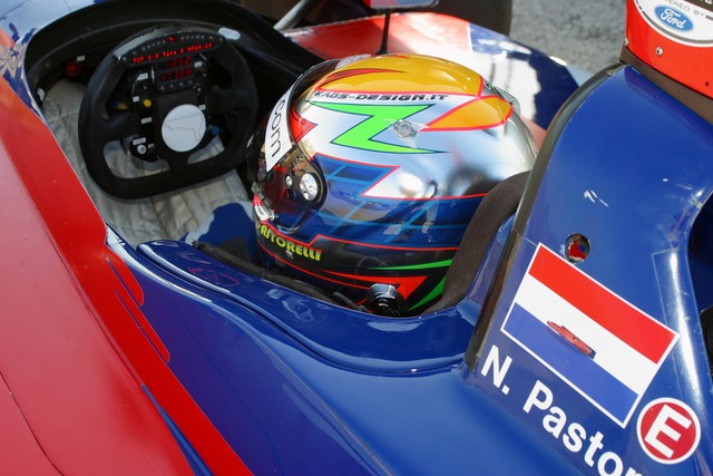 Nicky Pastorelli test voor Walker Racing