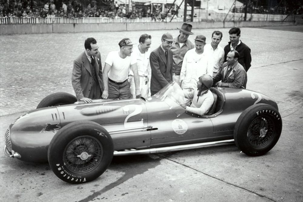 Ralph Hepburn met de Novi in de Indianapolis 500 van 1946