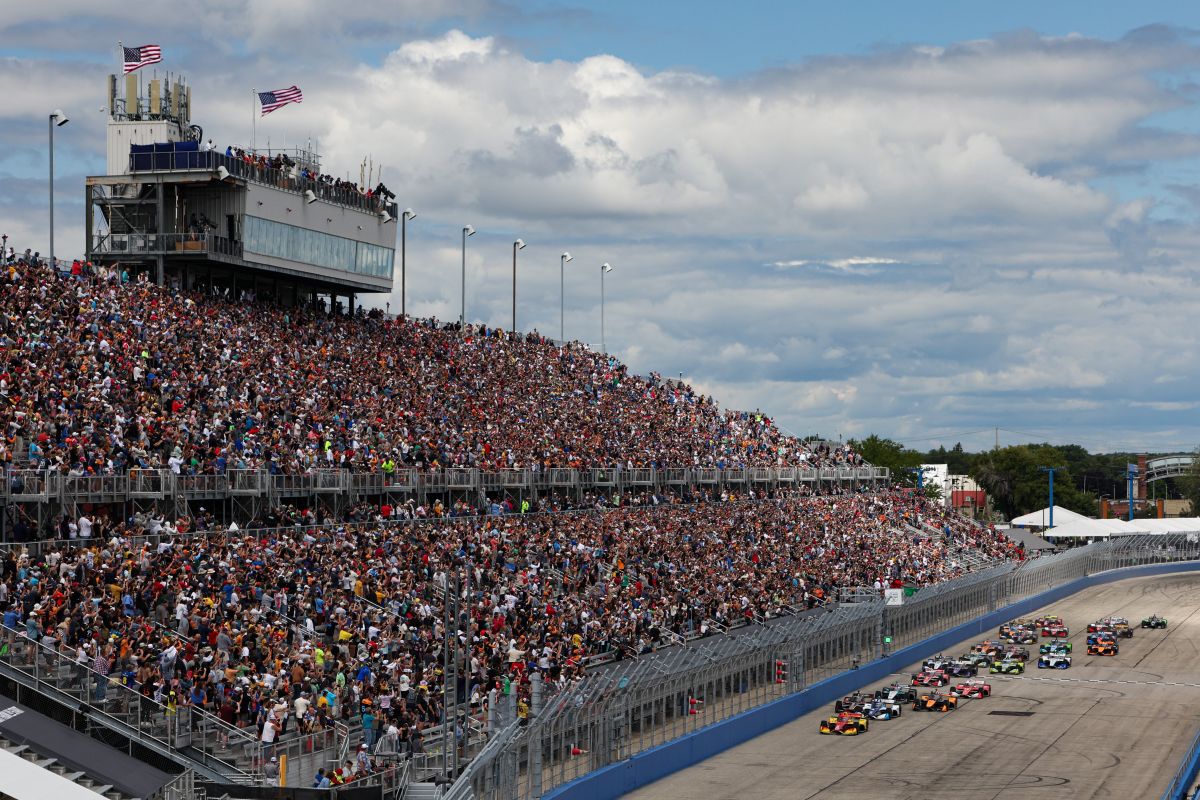 Alex Palou leidt de start op de Milwaukee Mile