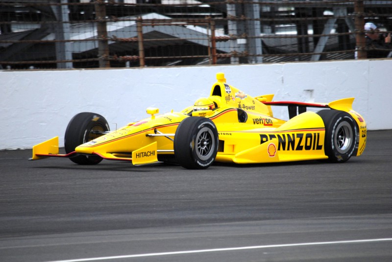 Helio Castroneves op 