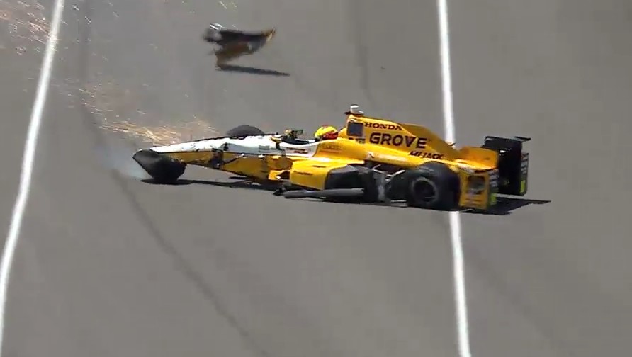 Spencer Pigot crasht in de trainingen voor de Indy 500