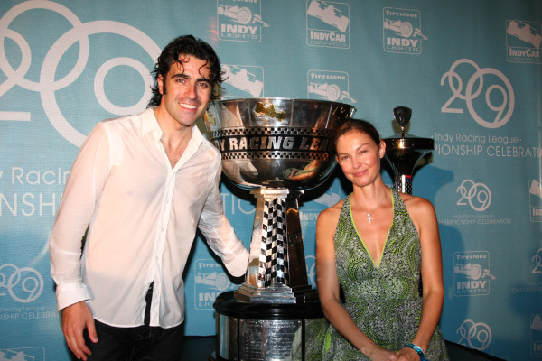 Dario Franchitti viert zijn kampioenschap met vrouw Ashley Judd