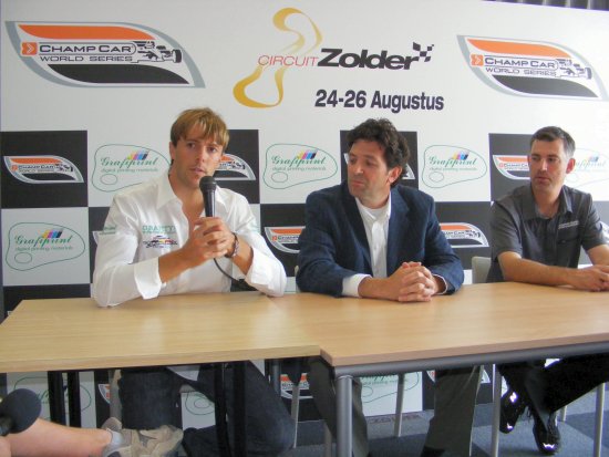 De persconferentie over de schorsing van Clarke