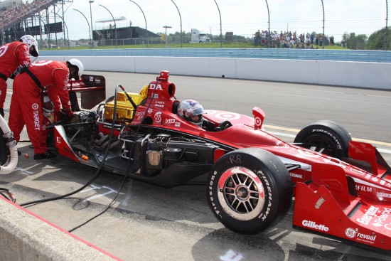 Ganassi Racing werkt hard aan de wagen van Dan Wheldon op Watkins Glen