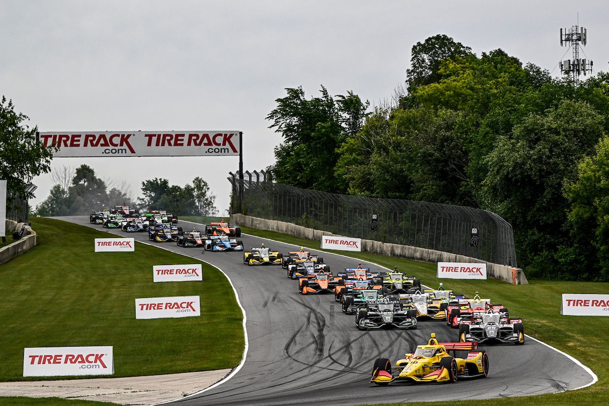 Alex Palou leads the start of the XPEL Grand Prix at Road America