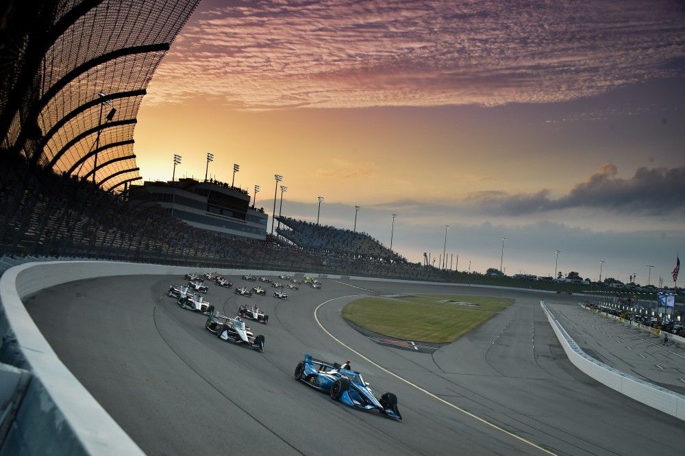 Conor Daly leidt de start op de Iowa Speedway