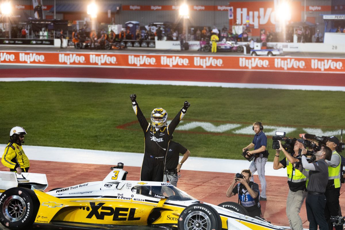 Scott McLaughlin wint op de Iowa Speedway