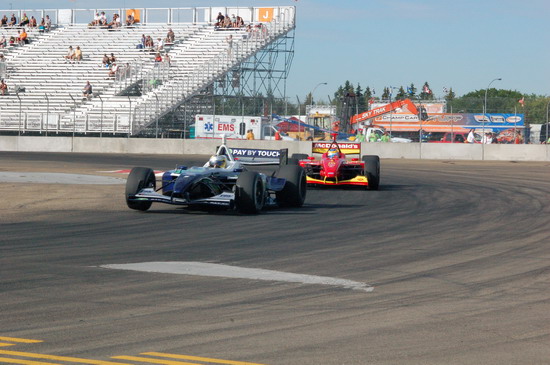 Mario  Dominguez en Sebastien Bourdais tijdens warm-up, Edmonton