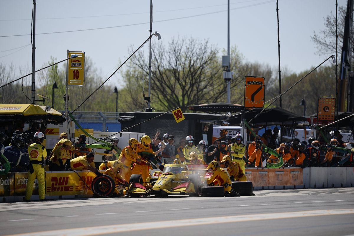 Alex Palou maakt een pitstop in Arlington