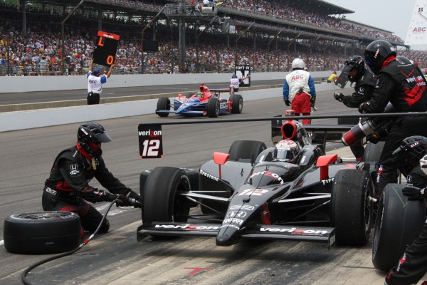 Will Power maakt een pitstop tijdens de Indy 500