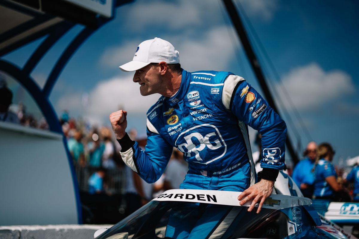 Josef Newgarden pakt pole in St. Petersburg